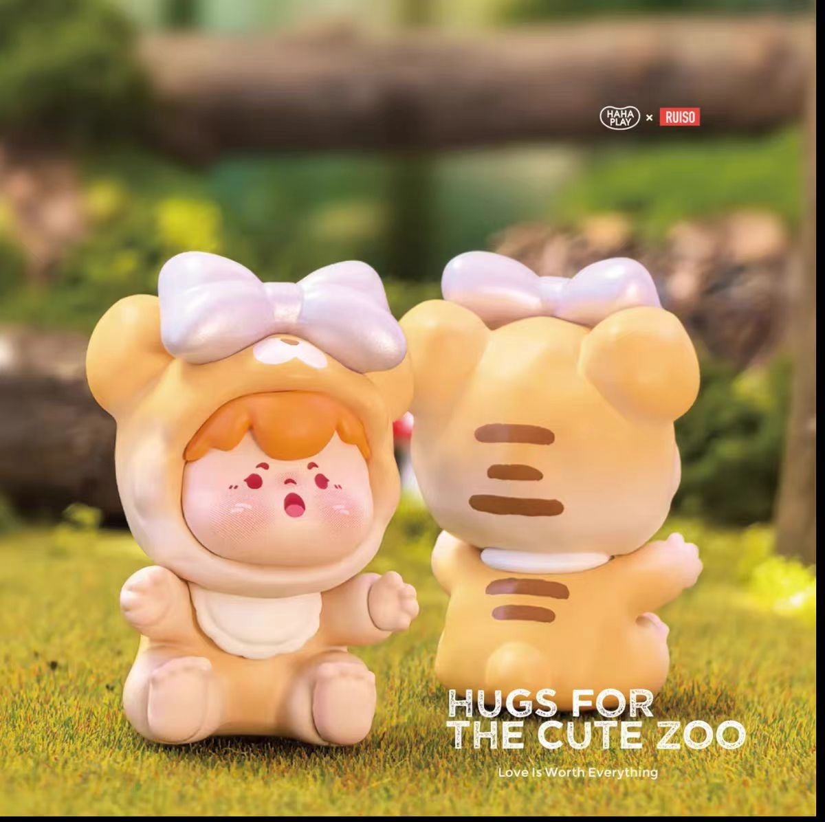 WOOW, the little cutie wants a hug