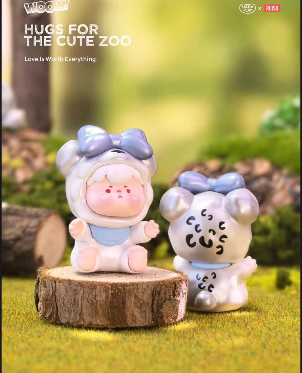 WOOW, the little cutie wants a hug