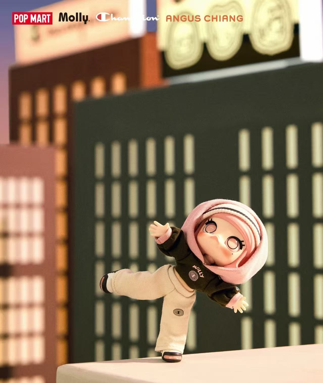 Molly x Champion Fish Fun Plus Figurine